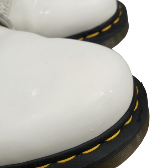 Doc Marten 1460 WOMEN'S PATENT LEATHER LACE UP BOOTS 6 M - Picture 3 of 16